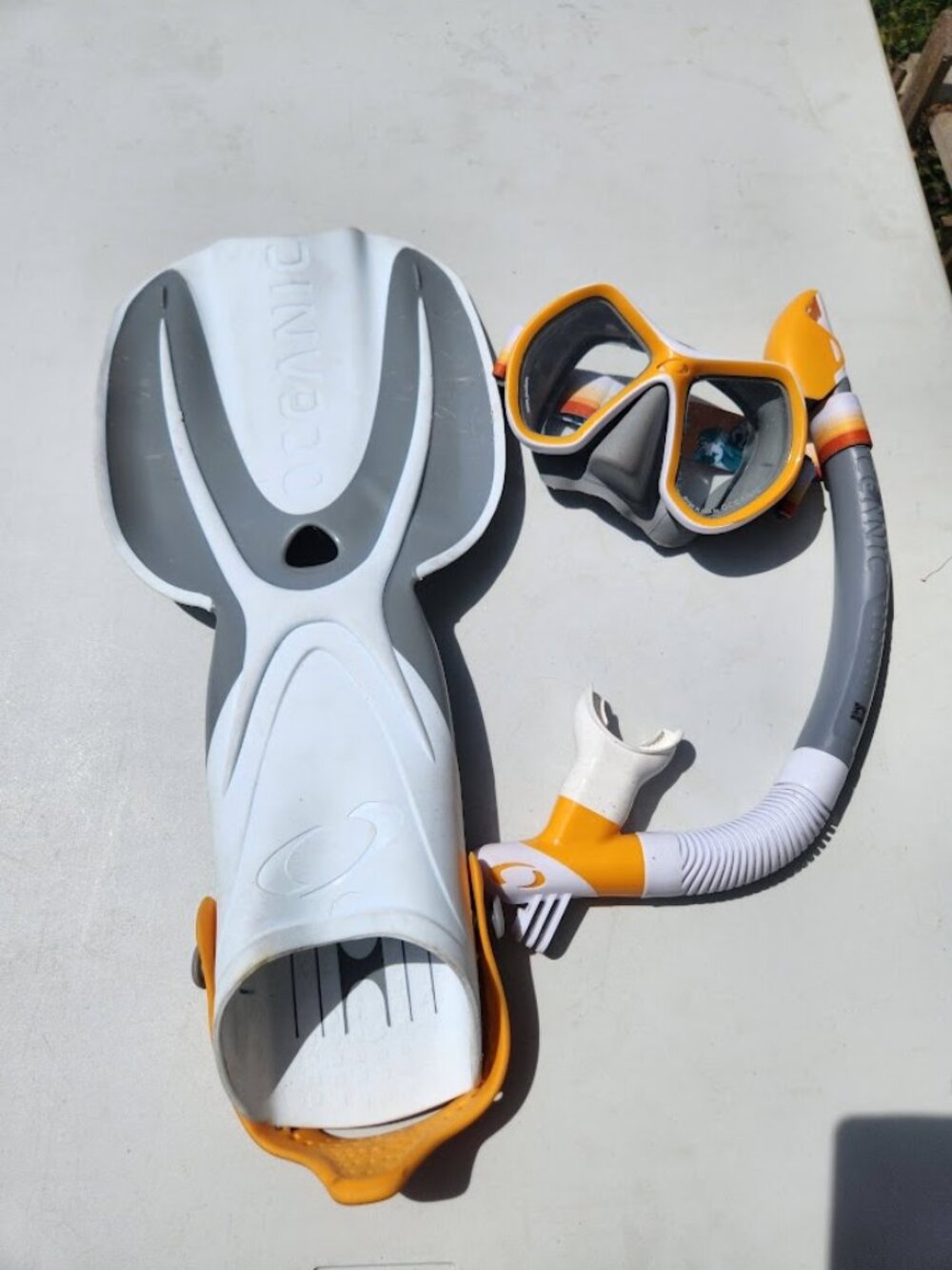 1 Snorkeling Gear Snorkel Set Mask Mouthpiece Fins Flippers Swimming Water Sport